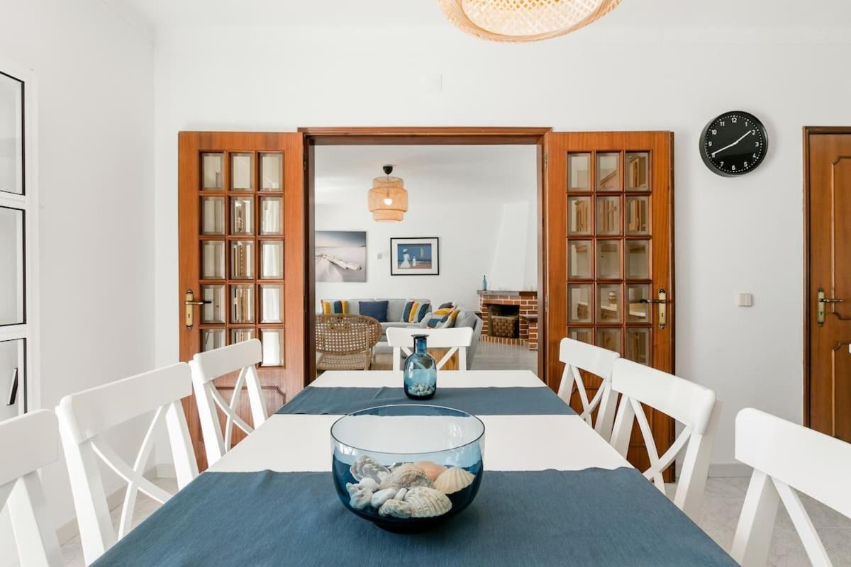 Beachfront Villa With Private Pool In Manta Rota Вила-Нова-де-Касела Экстерьер фото
