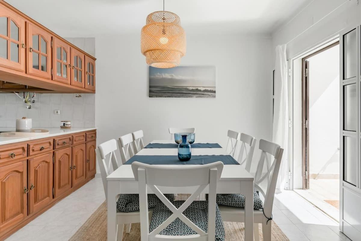 Beachfront Villa With Private Pool In Manta Rota Вила-Нова-де-Касела Экстерьер фото