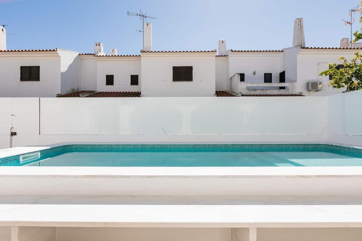 Beachfront Villa With Private Pool In Manta Rota Вила-Нова-де-Касела Экстерьер фото