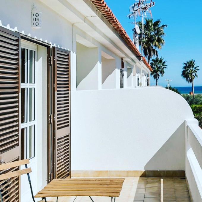 Beachfront Villa With Private Pool In Manta Rota Вила-Нова-де-Касела Экстерьер фото