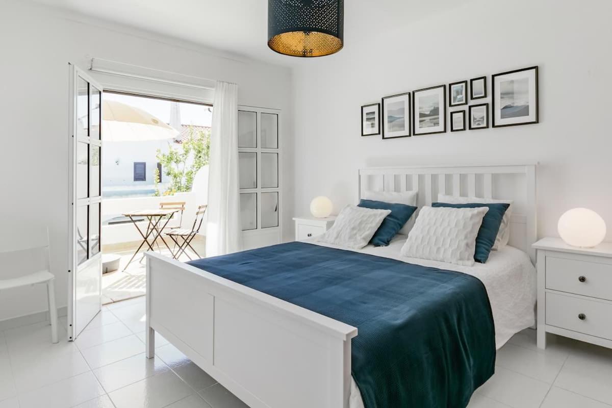 Beachfront Villa With Private Pool In Manta Rota Вила-Нова-де-Касела Экстерьер фото