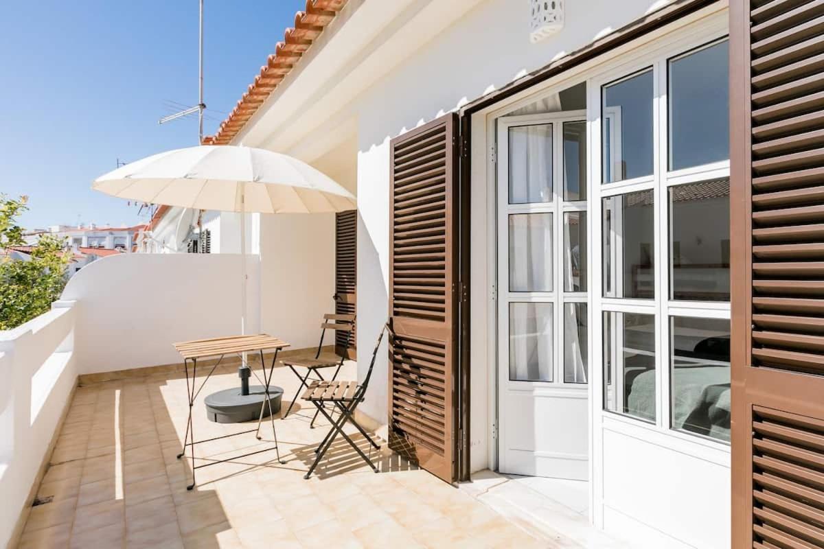 Beachfront Villa With Private Pool In Manta Rota Вила-Нова-де-Касела Экстерьер фото